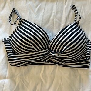 NipTuck Swim Black and White Bikini Top
